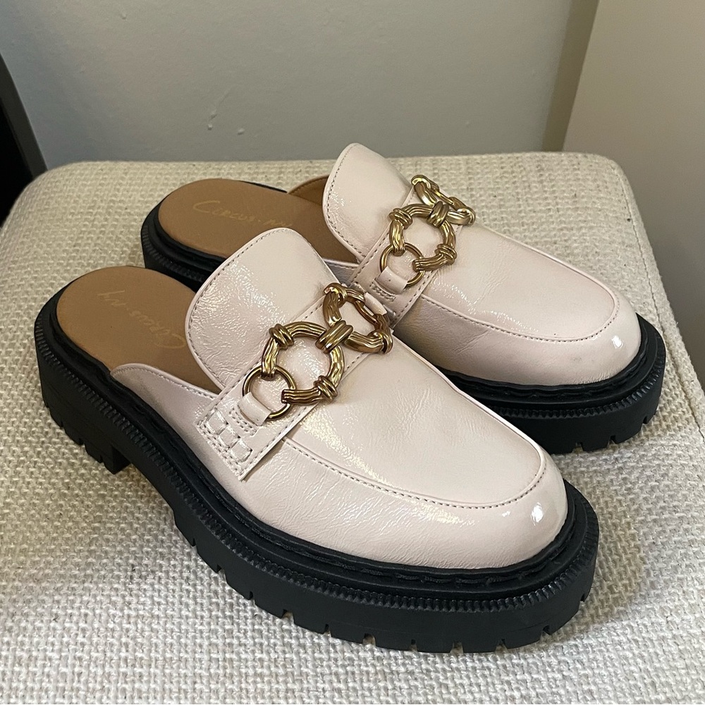 Sam Edelman Patent Leather Chunky Mule in Light Pink with Gold Chain